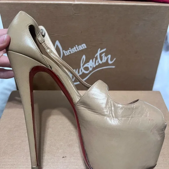 Christian Louboutin Tan High-Heeled Sandals - Picture 3 of 7